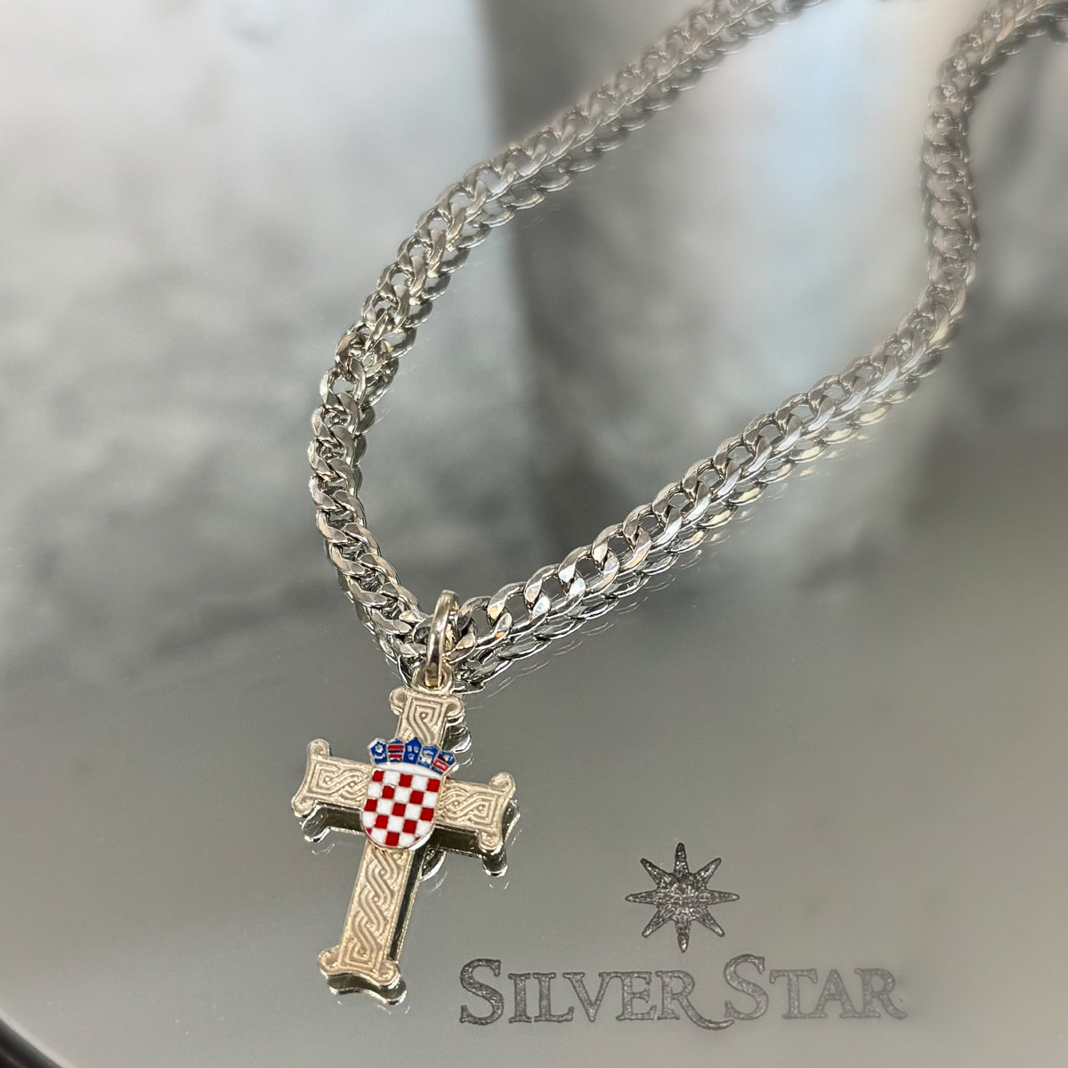 Srebrni lanac sa privjeskom pleter Hrvatski grb