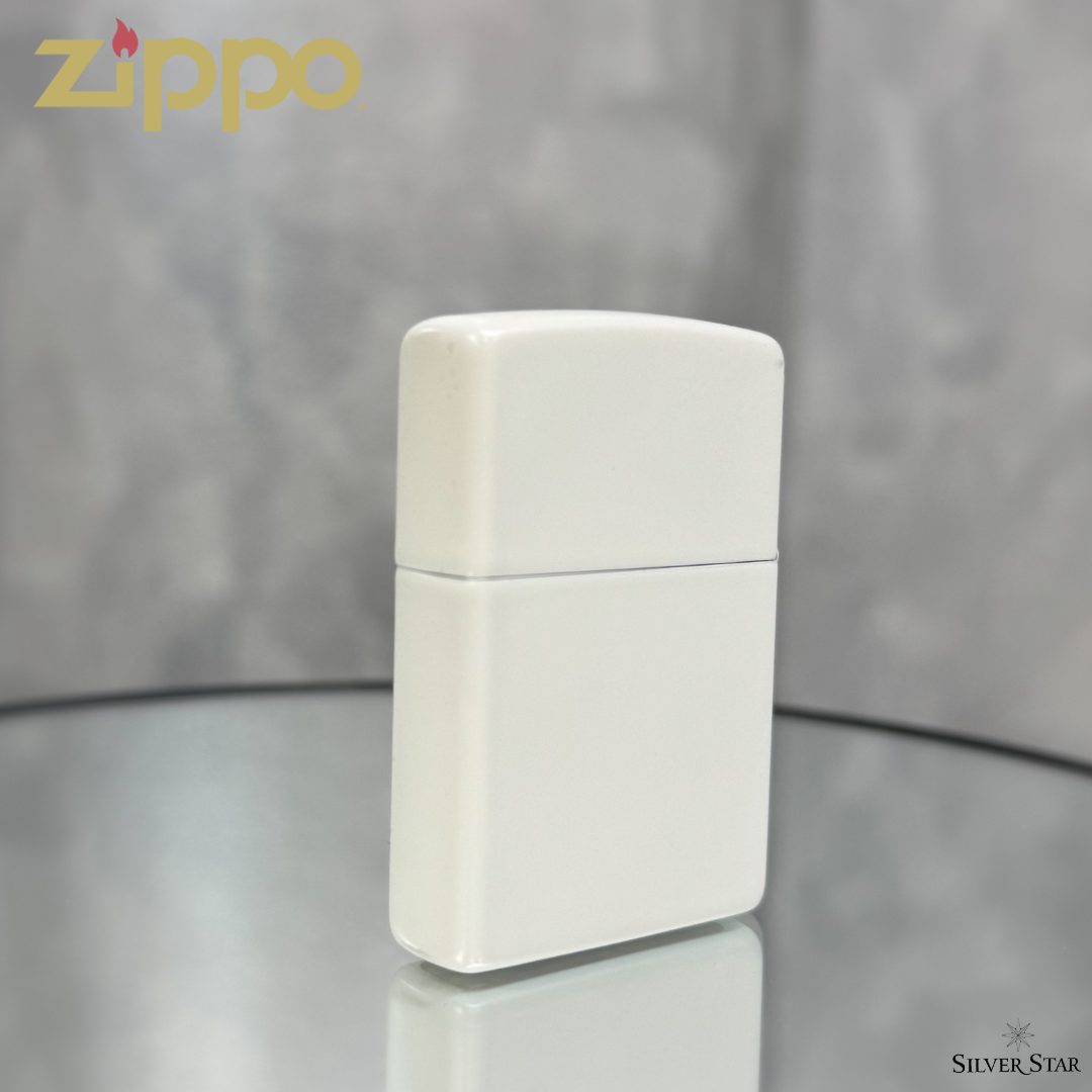 Zippo original upaljač mat bijeli sa ZIPPO vatrom - Silver Star