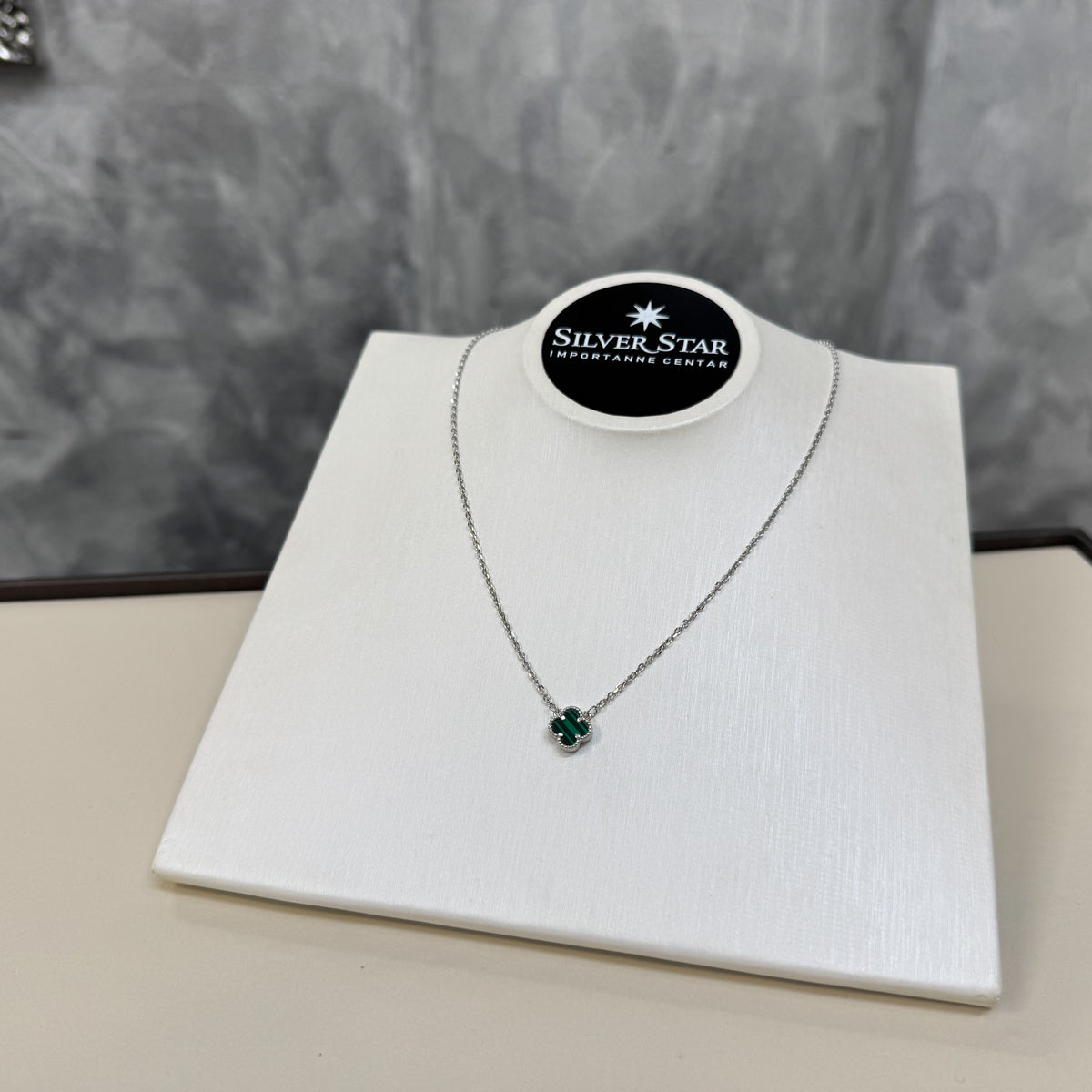 Srebrna ogrlica CLOVER mini dostupna u više boja - Silver Star